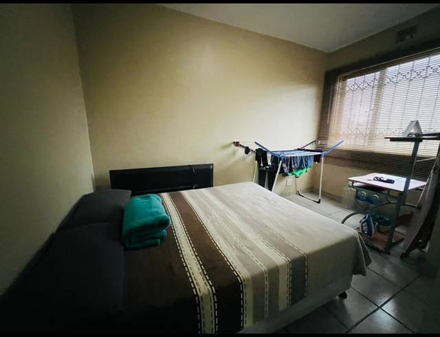 2 BEDROOM APARTMENT FOR SALE IN NEWLANDS EAST